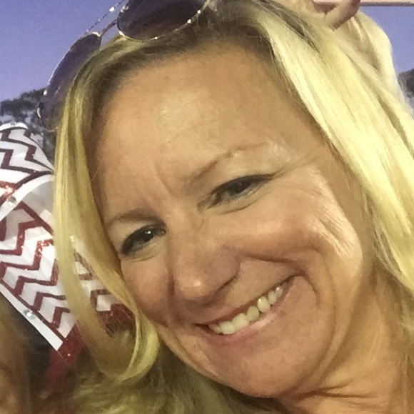 Profile Picture of Sheri Mcquarrie (@mommyomg) on Poshmark