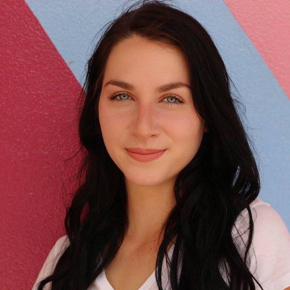 Profile Picture of Christina Jazdzewski (@jazdzewskicjazz) on Poshmark