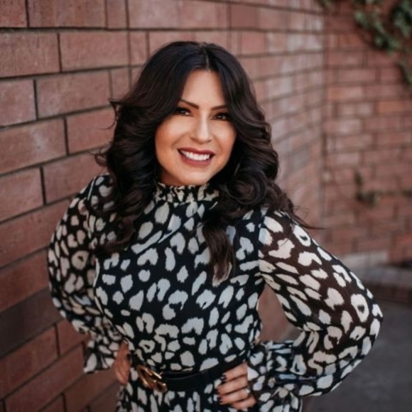 Profile Picture of Jeanne Frigard (@jeannefrigard) on Poshmark