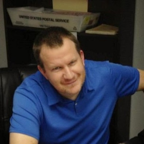 Profile Picture of Scott Cass (@pascott1972) on Poshmark