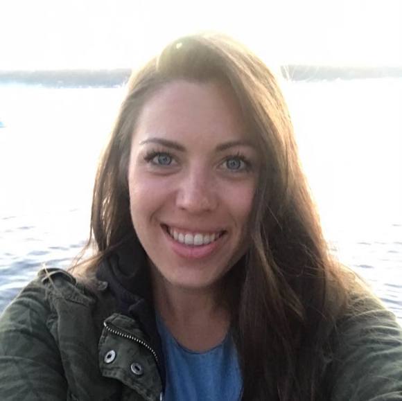 Profile Picture of Jenni Sandsmark (@jsandshark) on Poshmark