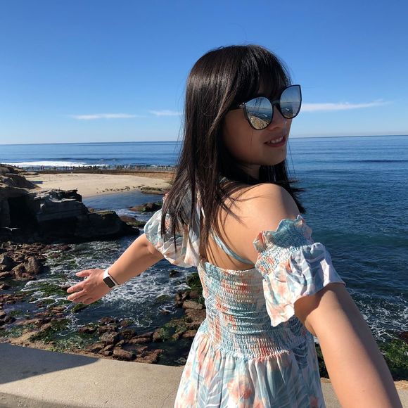 Profile Picture of Feng Zhang (@waiqiniubafeng) on Poshmark