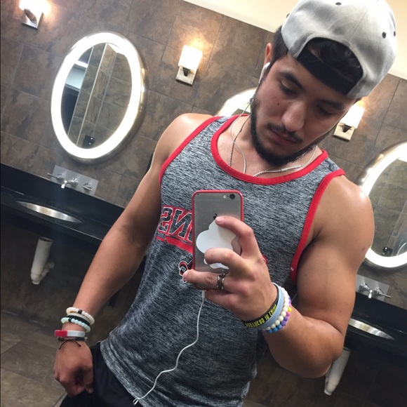 Profile Picture of Koa Champagne (@flyinhawaiian_8) on Poshmark