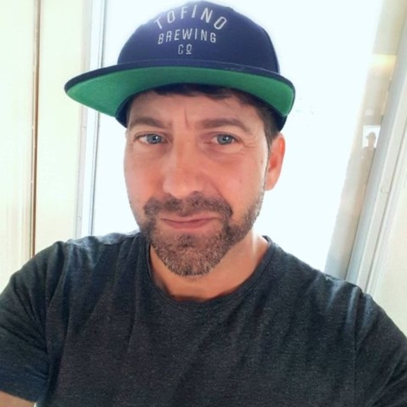 Profile Picture of Paul Cuthbert (@cuthbert1000) on Poshmark
