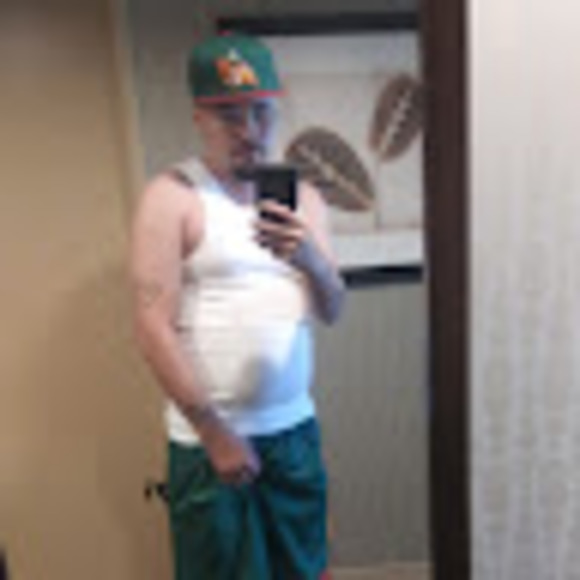 Profile Picture of Hugo Landeros (@landeroshugo9) on Poshmark