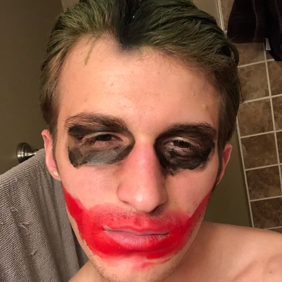 Profile Picture of Jeb Fregm (@jebfregm) on Poshmark