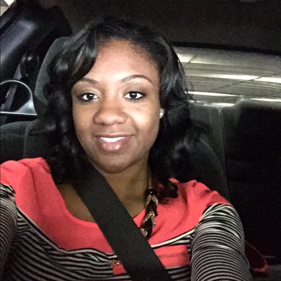 Profile Picture of J Duncan (@jbella0916) on Poshmark