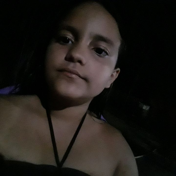 Profile Picture of JULIA EVELYN (@paulamaxye) on Tiktok