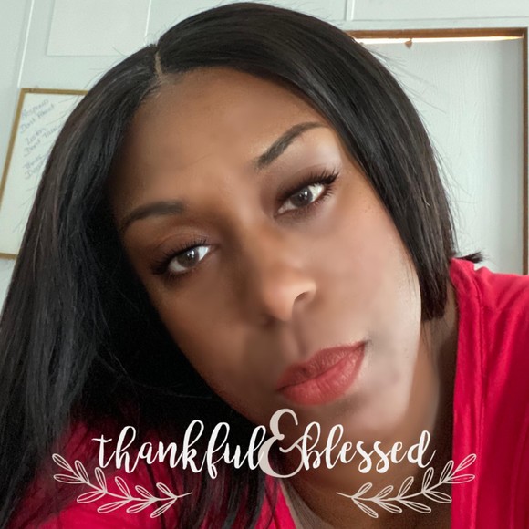 Felicia Hyden - Poshmark Profile Picture of Felicia Hyden (@feliciahyden) on Poshmark