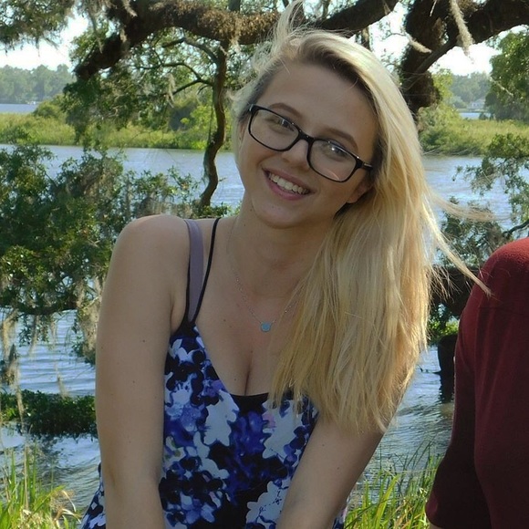 Profile Picture of Tabitha Webb (@tabithawebb) on Poshmark