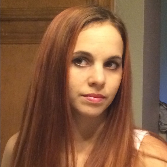 Profile Picture of Chelsea Alsop (@mrs_alsop) on Poshmark