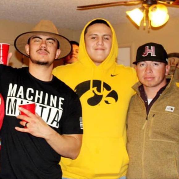 Profile Picture of Elwin Trejo (@elwin57) on Poshmark