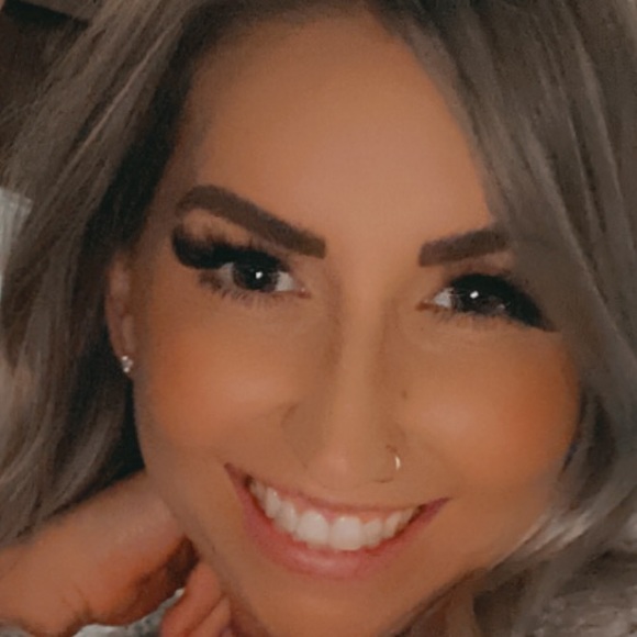 Profile Picture of Jennifer Haddock (@jhaddock) on Poshmark