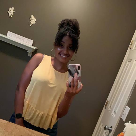 Profile Picture of Kaitlyn Green (@intoxikatedd) on Poshmark