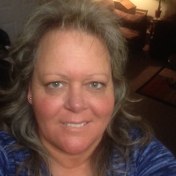 Profile Picture of Valerie Denton (@valeriedenton) on Poshmark