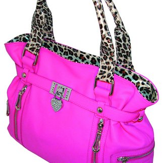 Profile Picture of Carole Fossey (@@justaboutbags) on Twitter