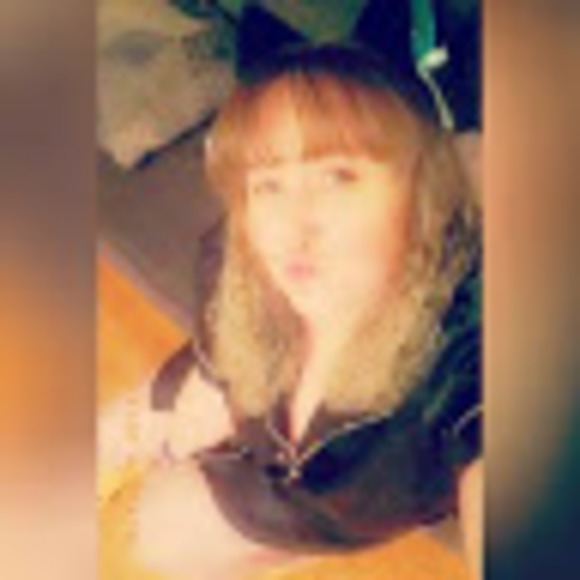 Profile Picture of Nicole Hockett (@xprincessaiko) on Poshmark