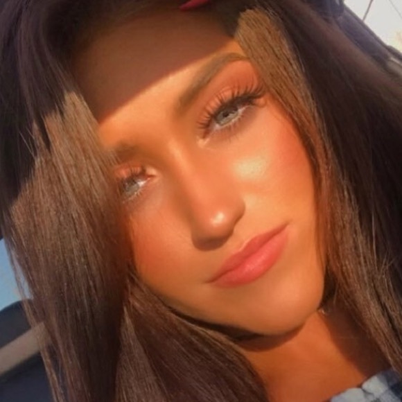 Profile Picture of Rachdl Machesky (@rachmachesky799) on Poshmark