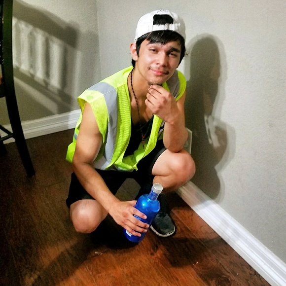 Profile Picture of Robert Miner (@bubba625) on Poshmark