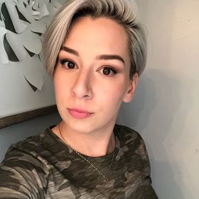 Profile Picture of Amber Shanks (@helloladybug90) on Pinterest
