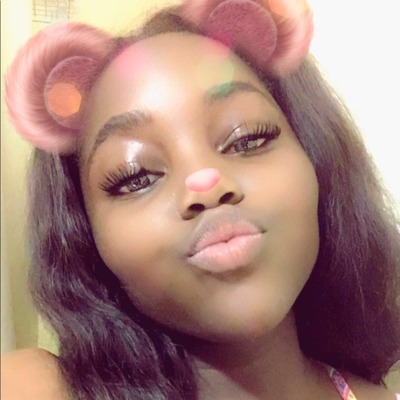 Profile Picture of Adiatu Ceesay (@adiatuc) on Poshmark