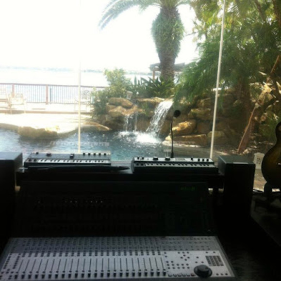 Profile Picture of Brian Oneal (@beeoneal31) on Poshmark