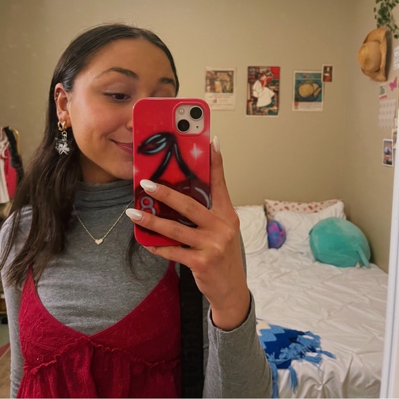Profile Picture of Keely Hanson (@keehanson) on Poshmark