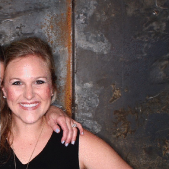 Profile Picture of Kellianne Hodges (@kellhod2) on Poshmark