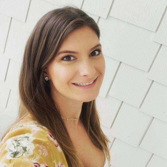 Profile Picture of Nikki Bratcher (@jnbratcher91) on Poshmark