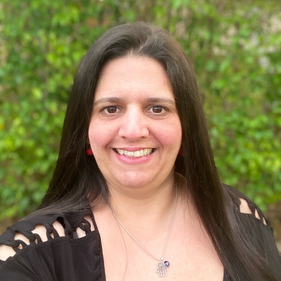 Profile Picture of Nancy Suarez (@nancy8309) on Poshmark