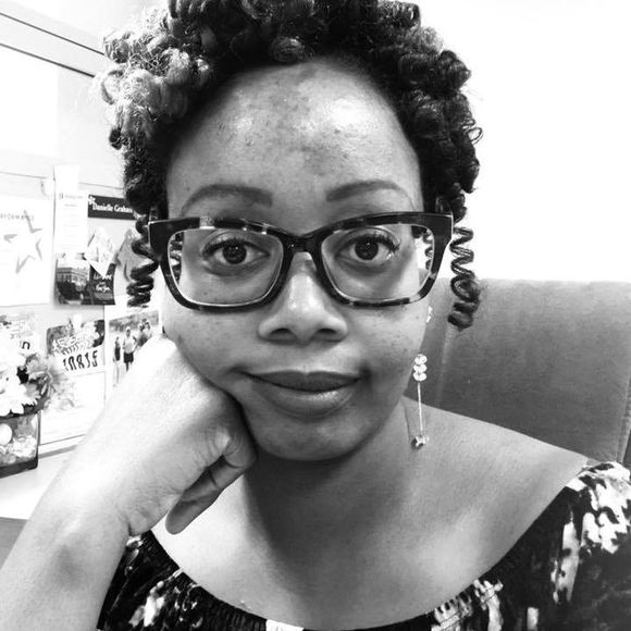 Profile Picture of Dani Graham (@daniellergraham) on Poshmark