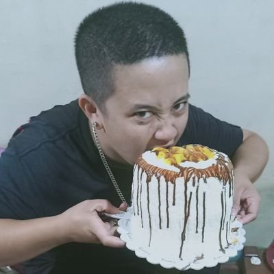 Profile Picture of Bonbon.17 (@IllastronM) on Twitter