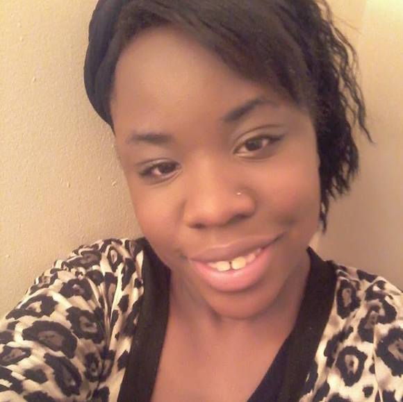 Profile Picture of Necole Cayton (@necolecayton) on Poshmark