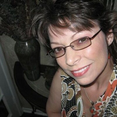 Profile Picture of Debra Roy (@iwannastayhome) on Twitter