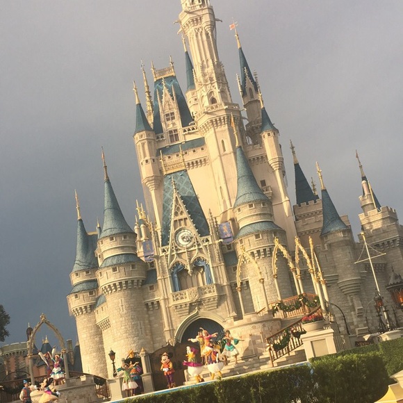 Profile Picture of Issabelle Dominguez (@ebanksss23) on Poshmark