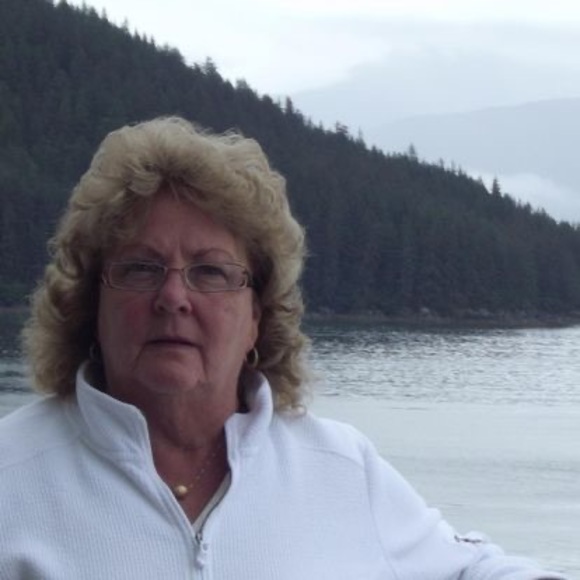 Profile Picture of Bev Desanzo (@bvrd9) on Poshmark