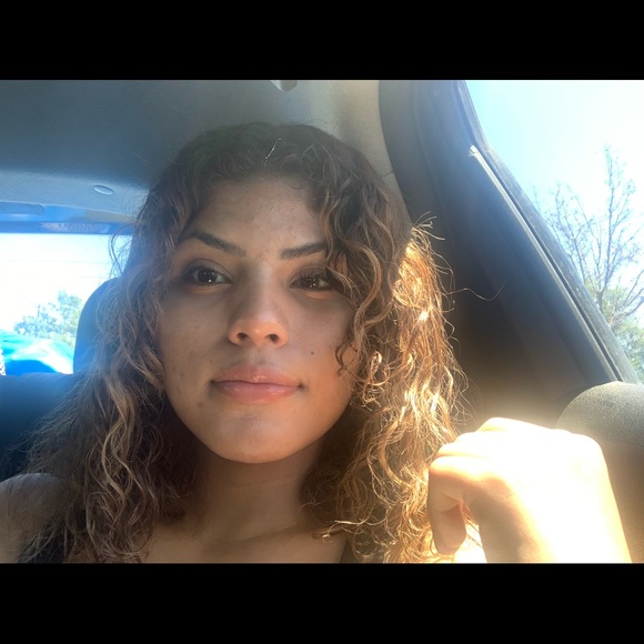 Profile Picture of Kenya Ramirez (@kenya0205) on Poshmark