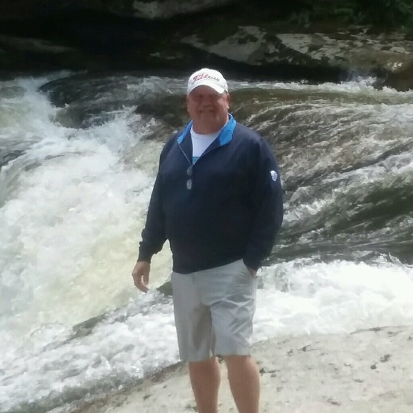 Thomas Dehn - Poshmark Profile Picture of Thomas Dehn (@tommiss) on Poshmark