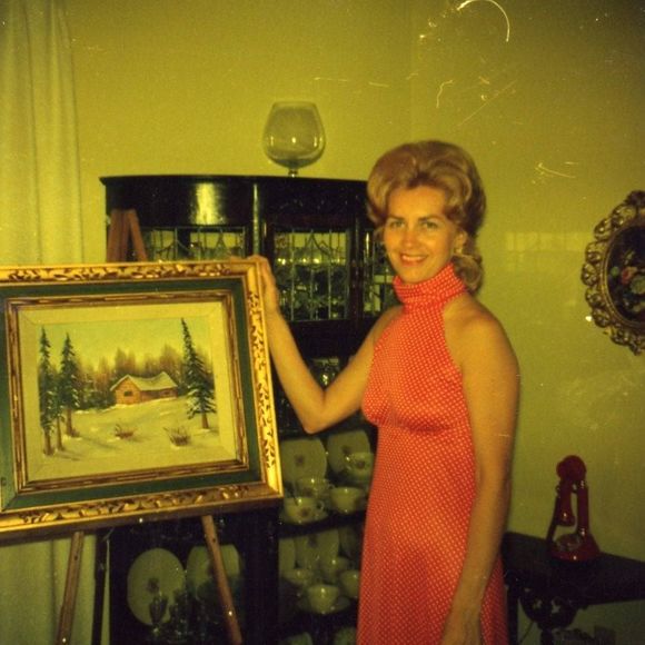 Profile Picture of Lisa Yates (@glyates) on Poshmark