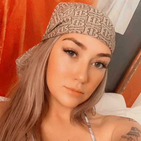 Profile Picture of Marissa Blassic (@mblassic) on Poshmark