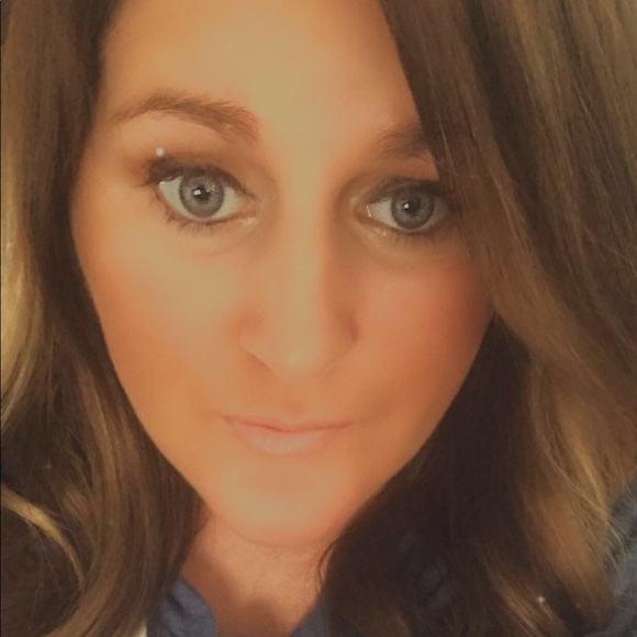 Profile Picture of Markie Conover (@markie717) on Poshmark