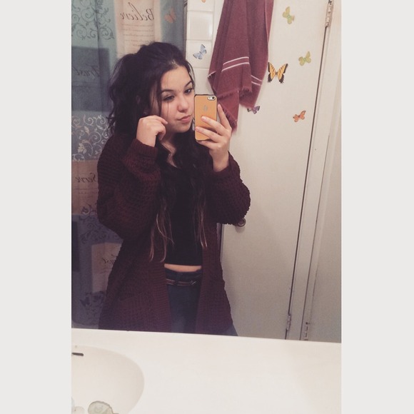 Profile Picture of Marissa Lopez (@thcml) on Poshmark