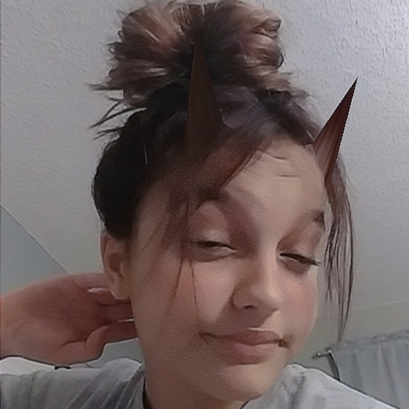 Profile Picture of Libby Smith (@luv_lib_today) on Poshmark