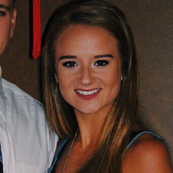 Profile Picture of Carrington Payne (@c_paynee) on Poshmark