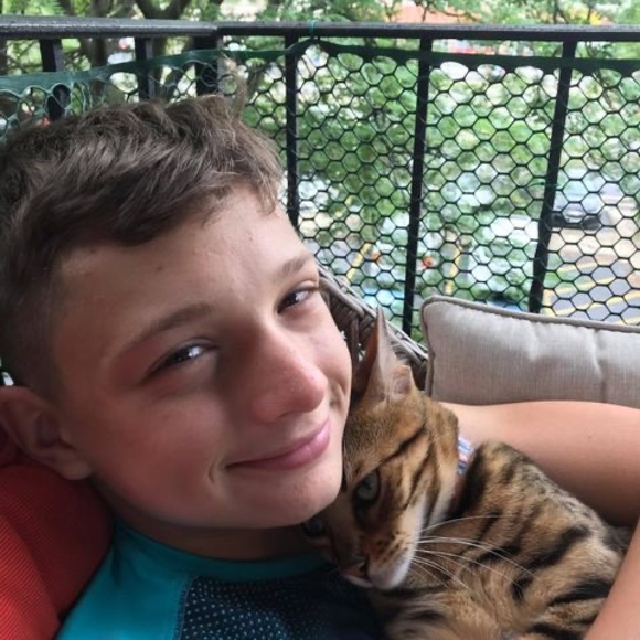 Profile Picture of Frank Neupauer (@frankneupauer) on Poshmark