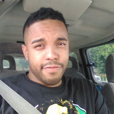 Profile Picture of Thomas (@TomSantiago_21) on Twitter