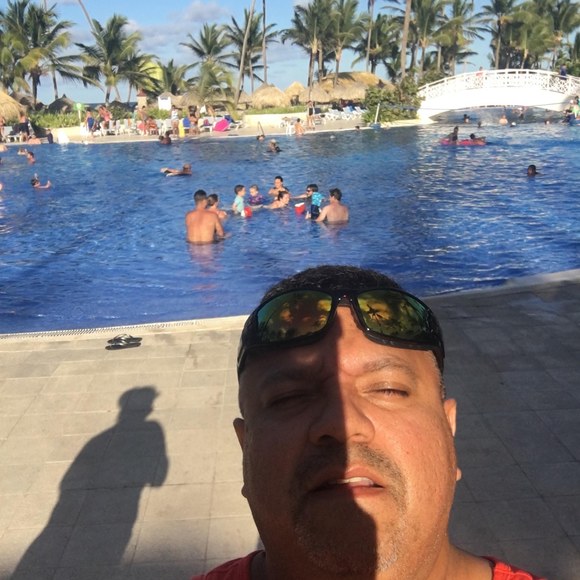 Profile Picture of Alex Martins (@alexmartins116) on Poshmark