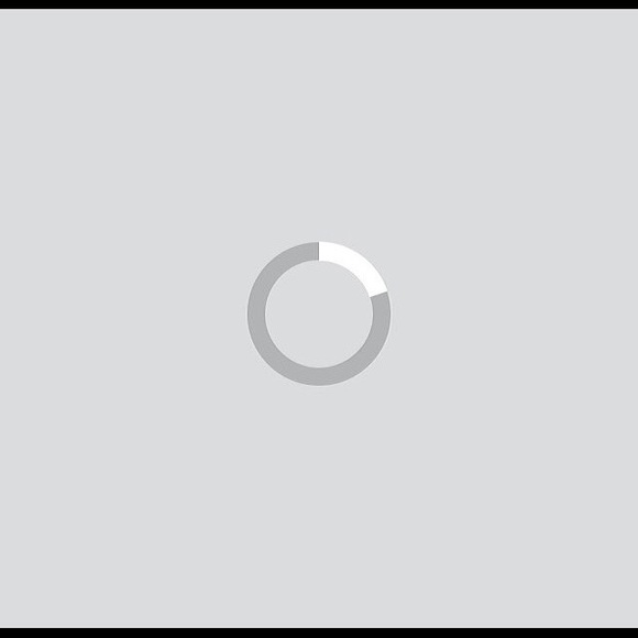 Kelly Paz - Poshmark Profile Picture of Kelly Paz (@kellypaz) on Poshmark