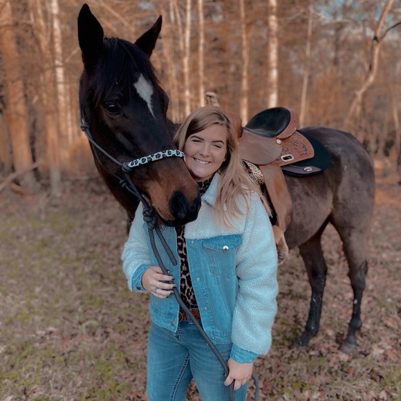 Profile Picture of Holden Keziah (@hannkeziah03) on Poshmark