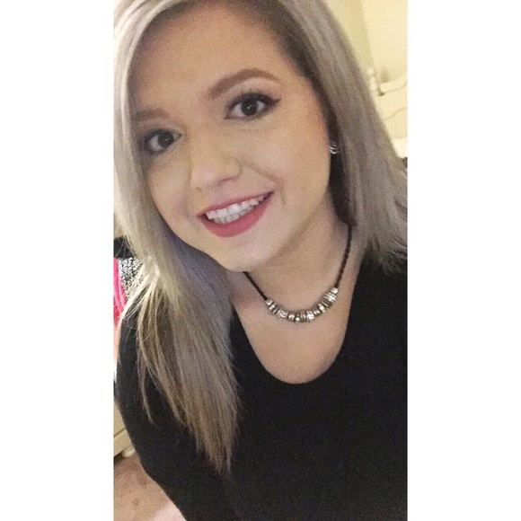 Profile Picture of Mandi Mcmulin (@mandimcmulin) on Poshmark